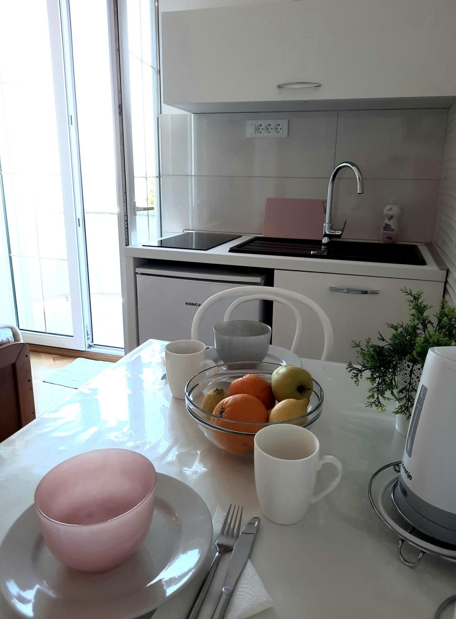 Studio Apartments Regina Bol Habitación foto