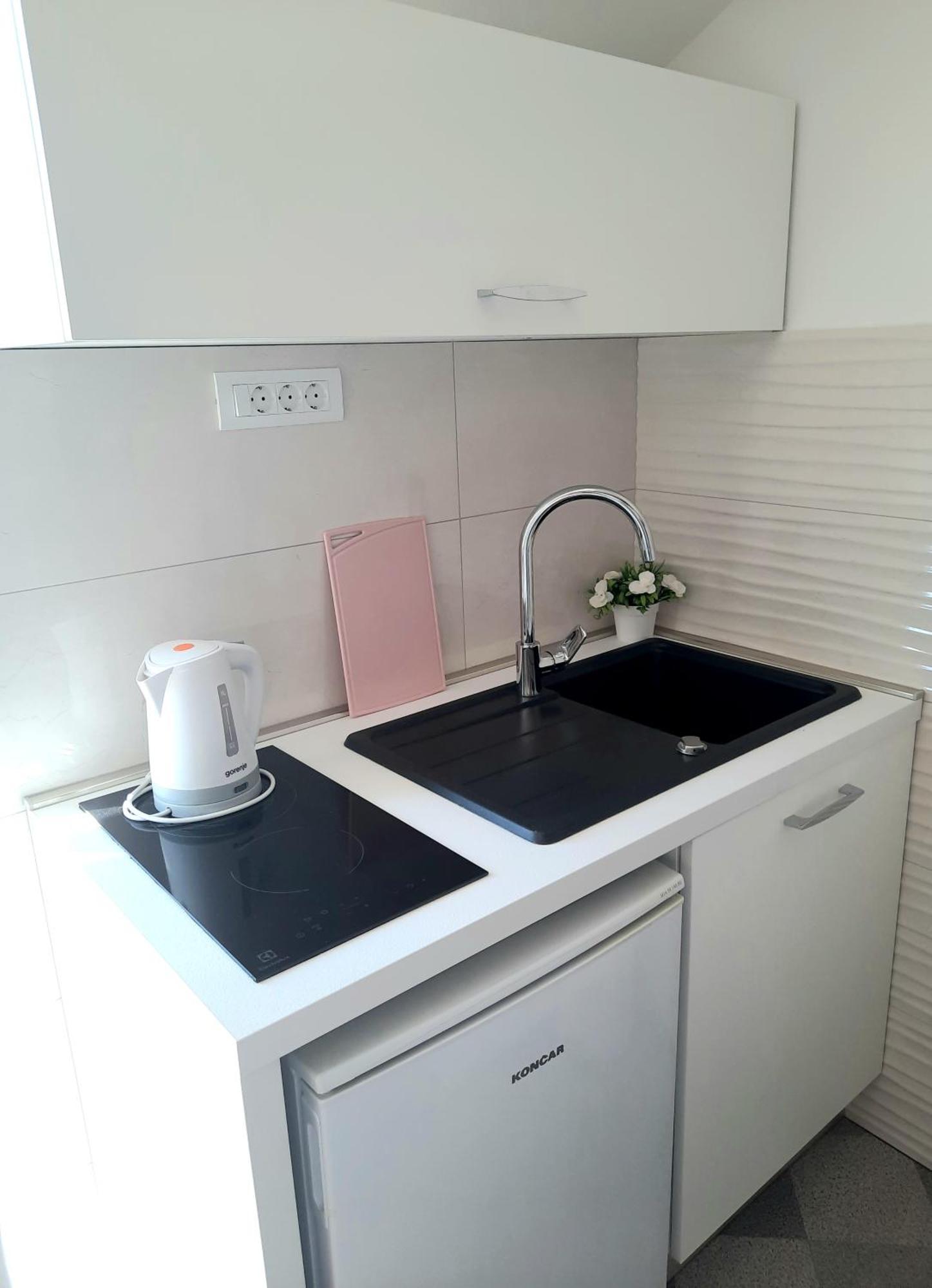 Studio Apartments Regina Bol Habitación foto